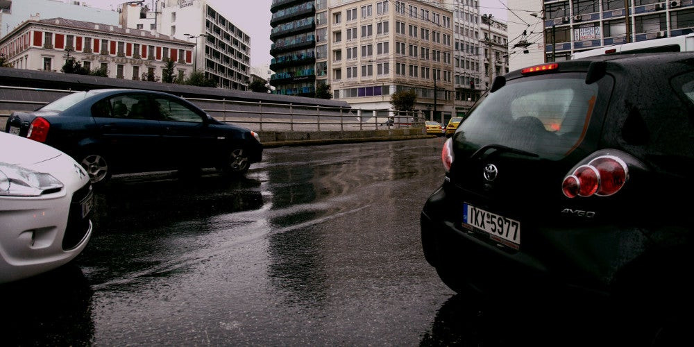 Ισχυρή βροχόπτωση και χαλάζι σε Πέραμα και Σαλαμίνα αυτή την ώρα